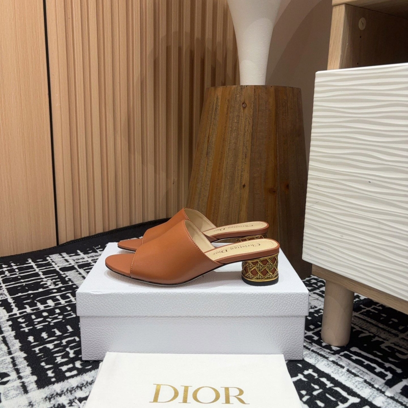 ch**an D*or slippers